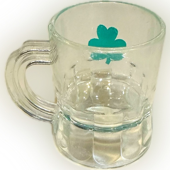 VTG CLEAR SHOT GLASS MUG WITH GREEN CLOVER ST PATRICKS DAY ST PADDYS 1.75” SHOTS - Picture 2 of 4